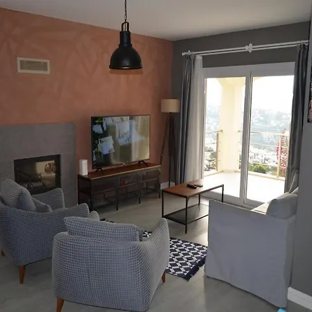 Luxury Rent Seaview In With 3 Bedroomed *