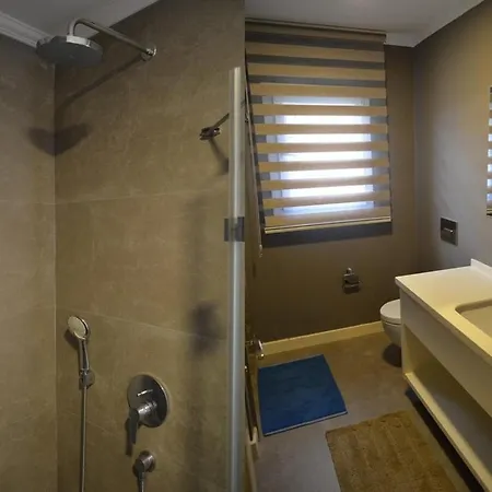 Luxury Rent Seaview In With 3 Bedroomed Holiday home *